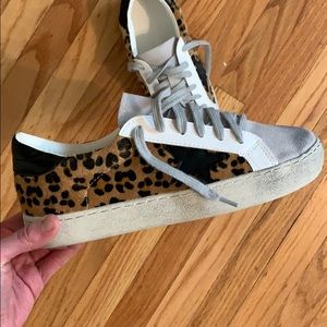 Lace up star sneakers leopard print size 38